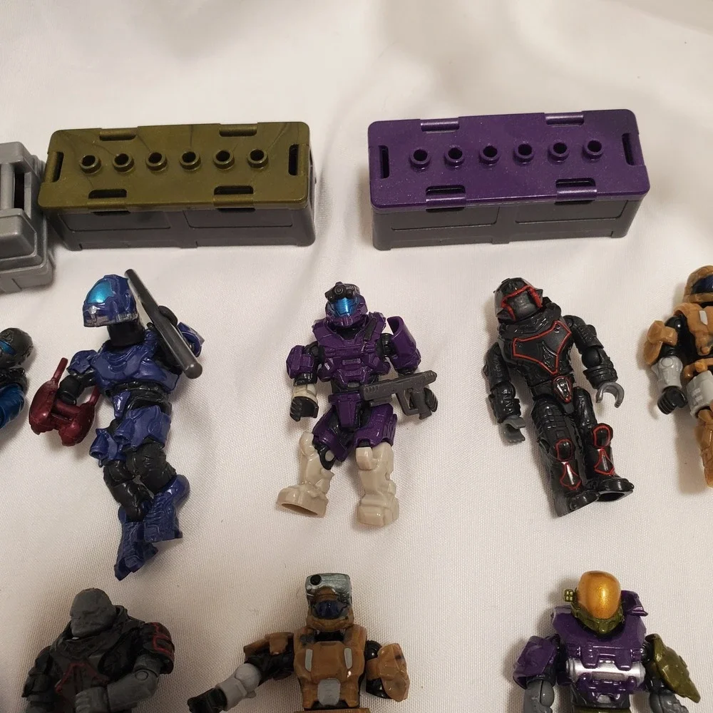 Halo Mega Bloks Construx Lot with Mini Figures Accessories Weapons
